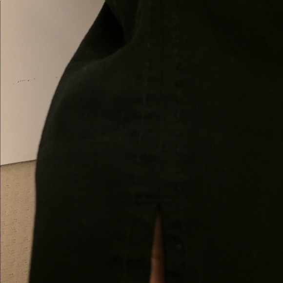 Black Old Navy Capris - size 2 - Picture 3 of 7